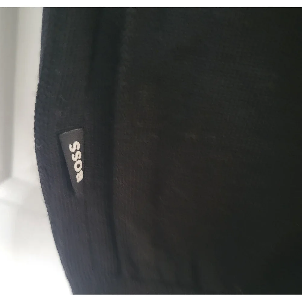 HUGO BOSS Men's Sweater Pullover V-Neck 100% Wool Black Size X LARGE Lightweight - Picture 7 of 9